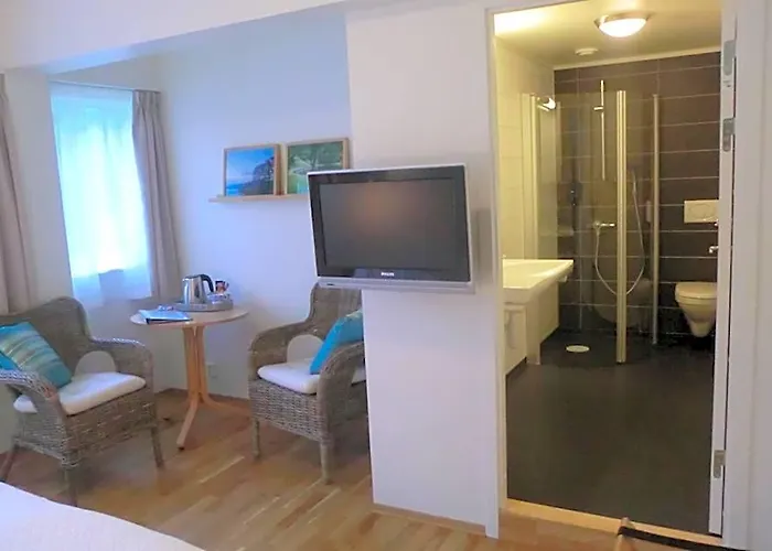 Lavik Fjord Hotel & Apartments